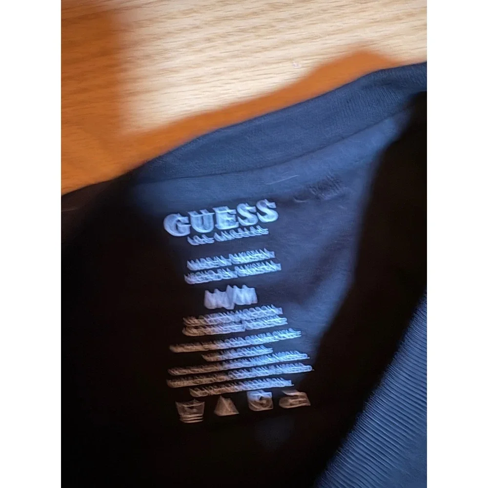 Guess Mens Black Embroidered Rose Tee Floral Short Sleeve T Shirt Size Medium - Picture 3 of 6